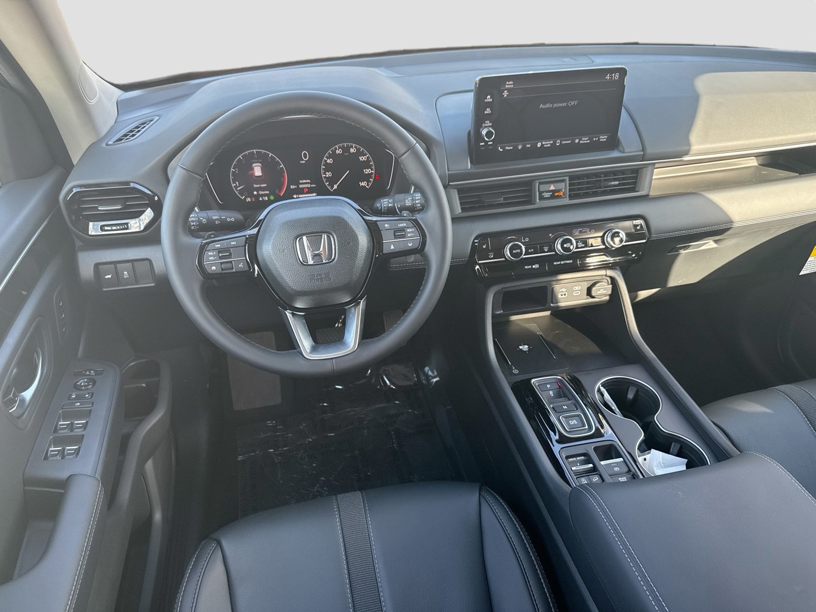 2025 Honda Pilot - Photo 17