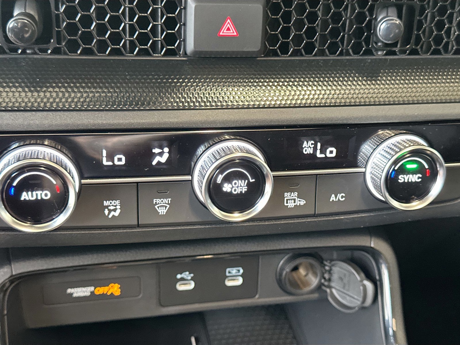 2026 Honda CR-V Hybrid - Photo 12
