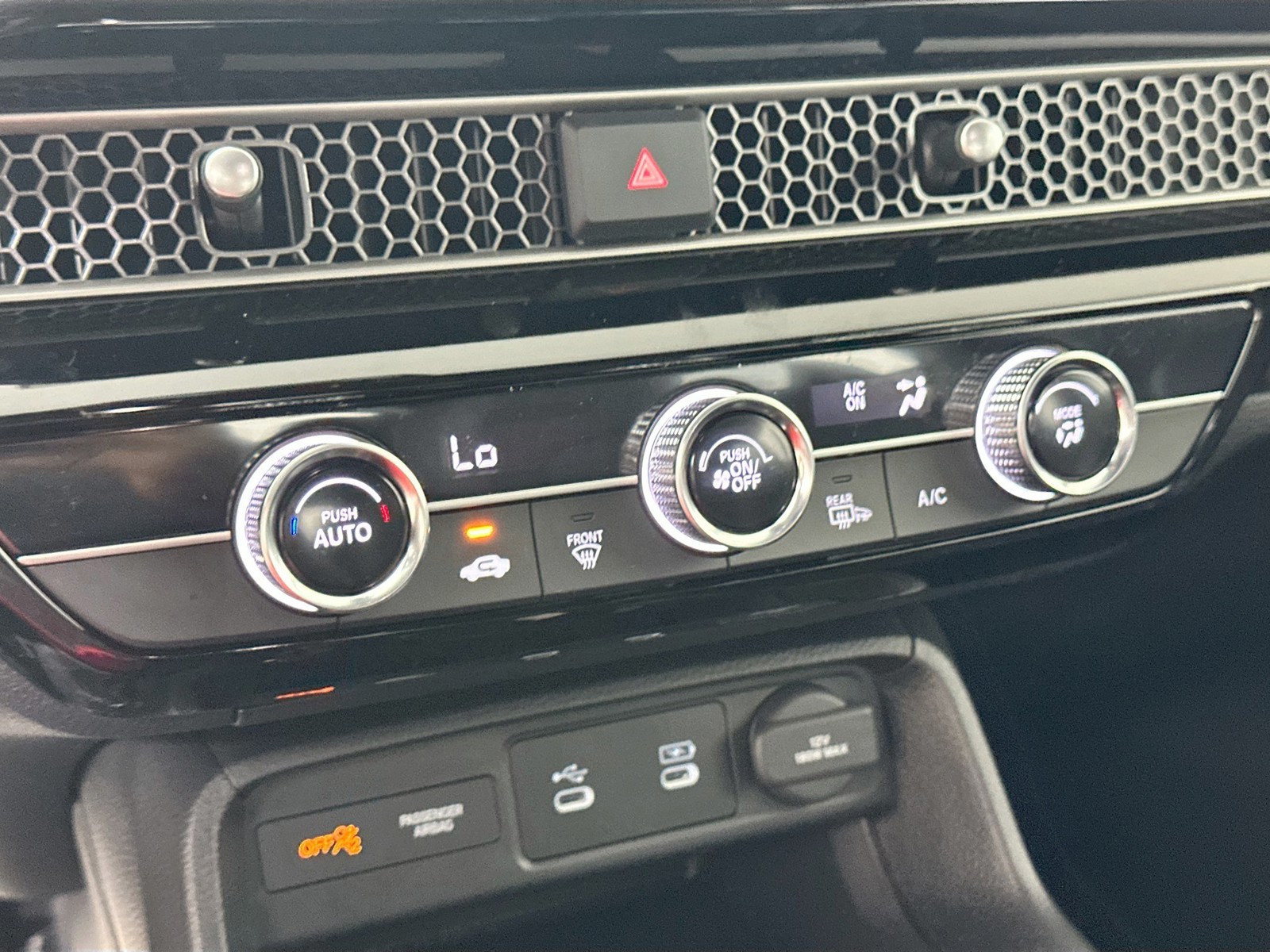 2025 Honda Civic Hatchback - Photo 12