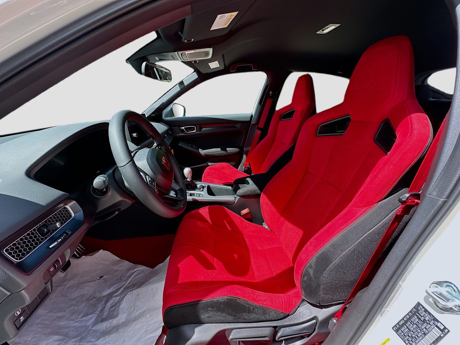 2025 Honda Civic Type R - Photo 15