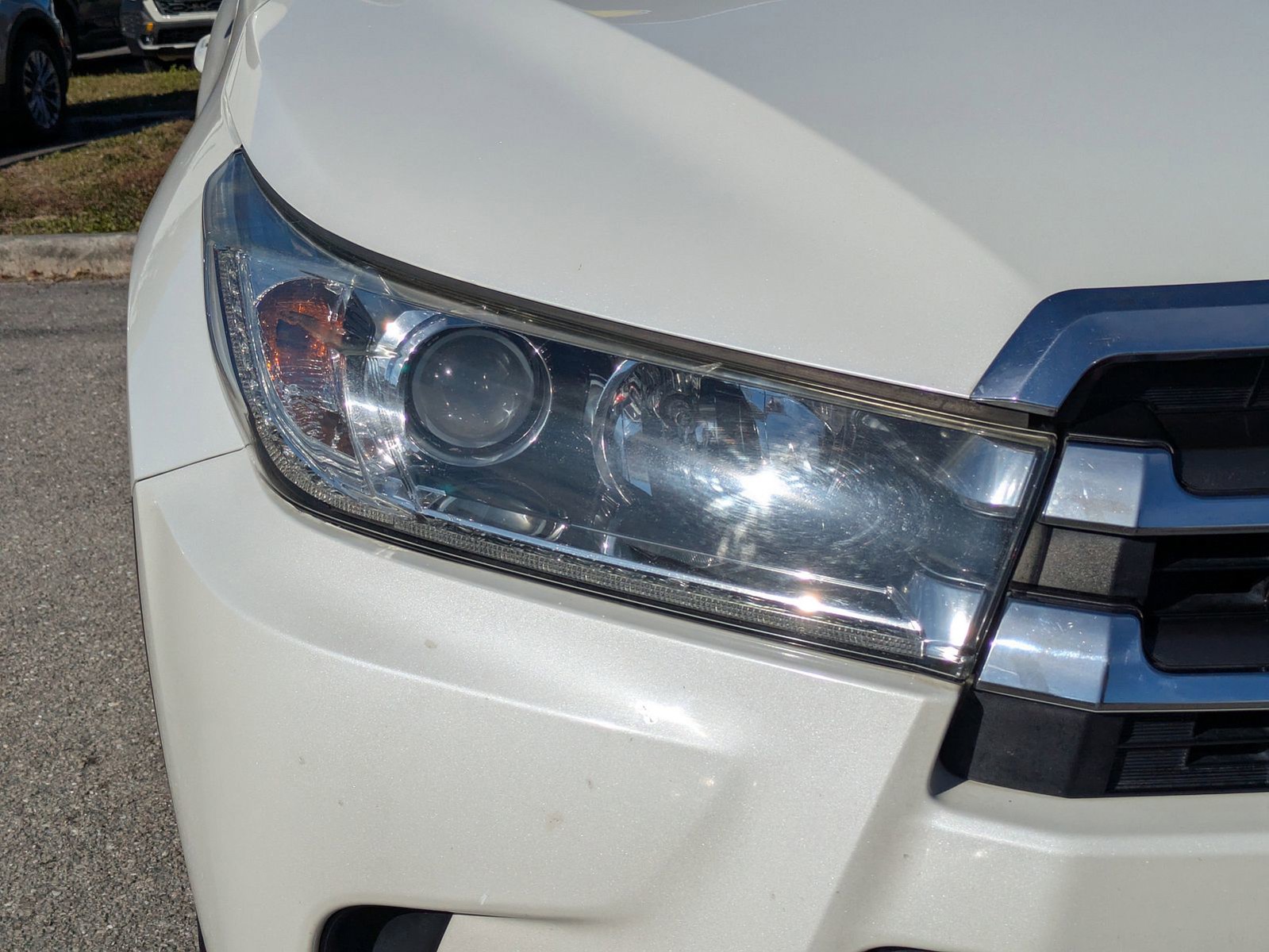 2017 Toyota Highlander - Photo 10