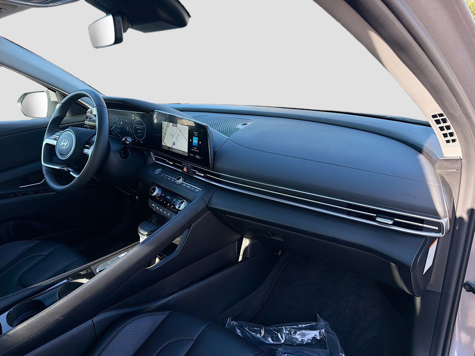 2025 Hyundai Elantra Hybrid - Photo 13