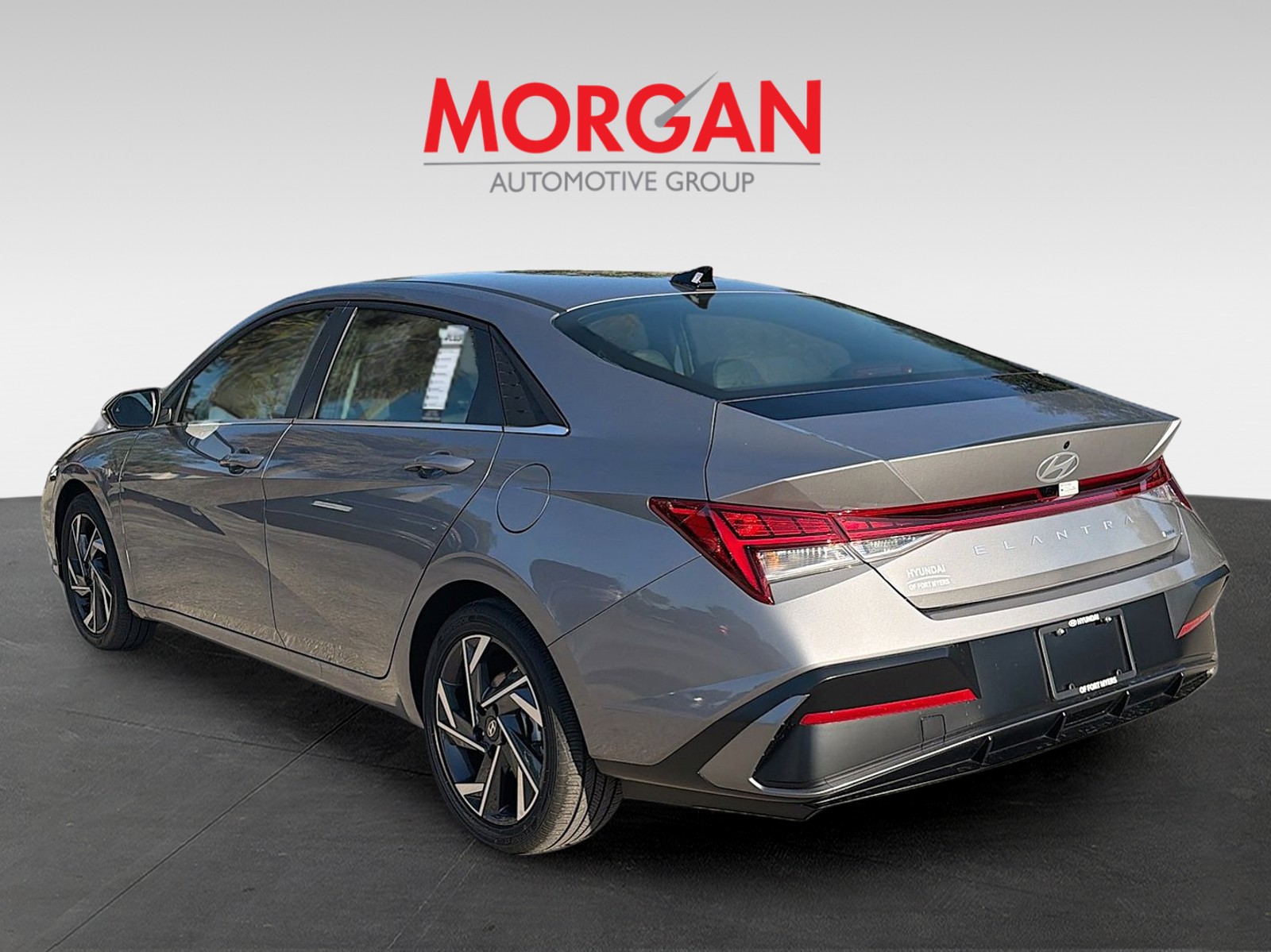 2025 Hyundai Elantra Hybrid - Photo 5