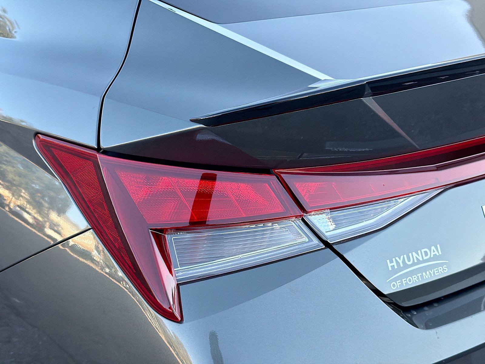 2025 Hyundai Elantra - Photo 10