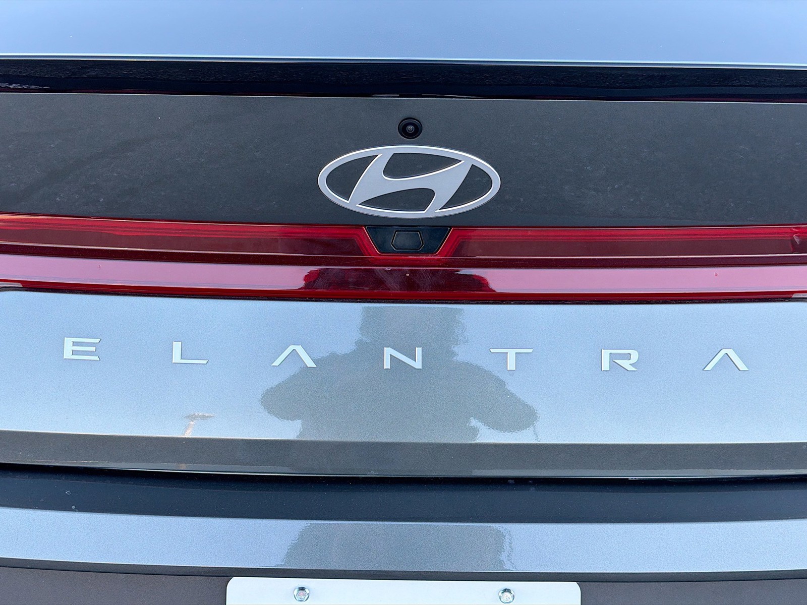 2025 Hyundai Elantra - Photo 11