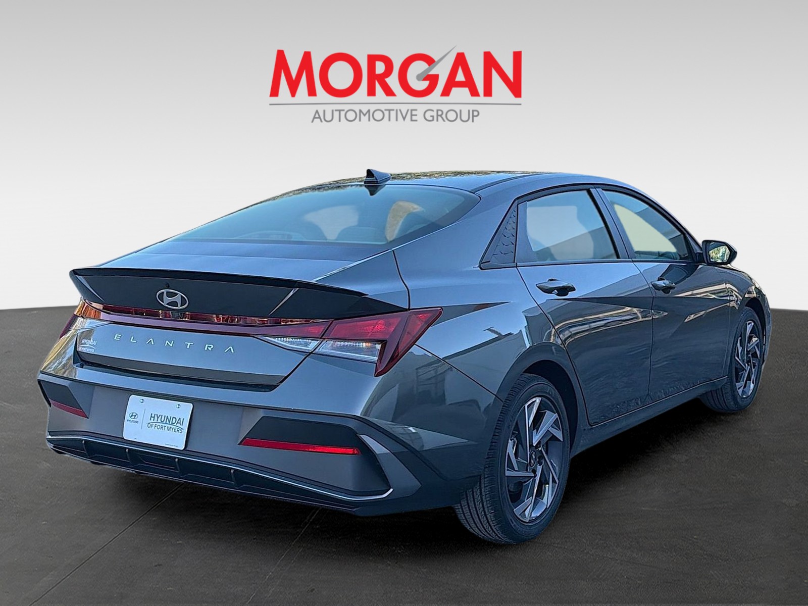 2025 Hyundai Elantra - Photo 4