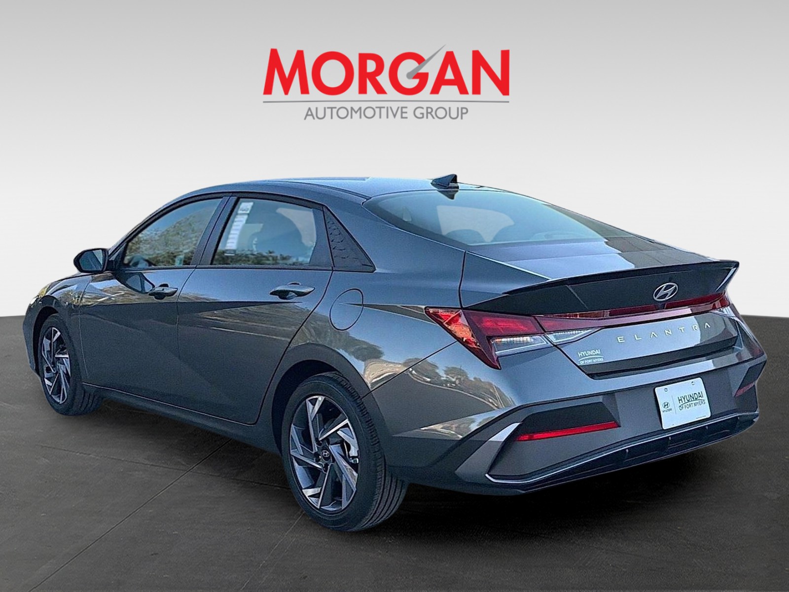 2025 Hyundai Elantra - Photo 5