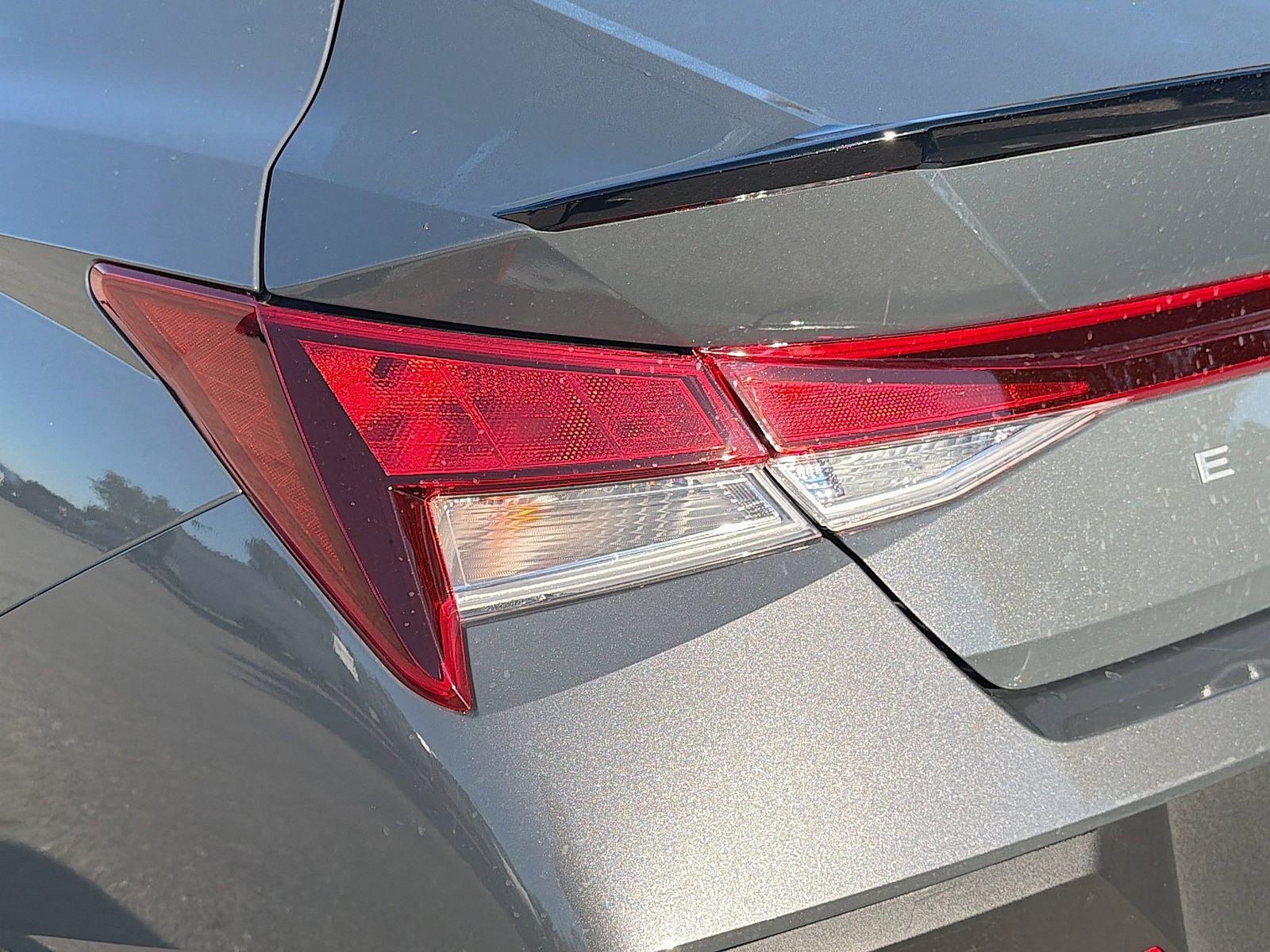 2025 Hyundai Elantra - Photo 10