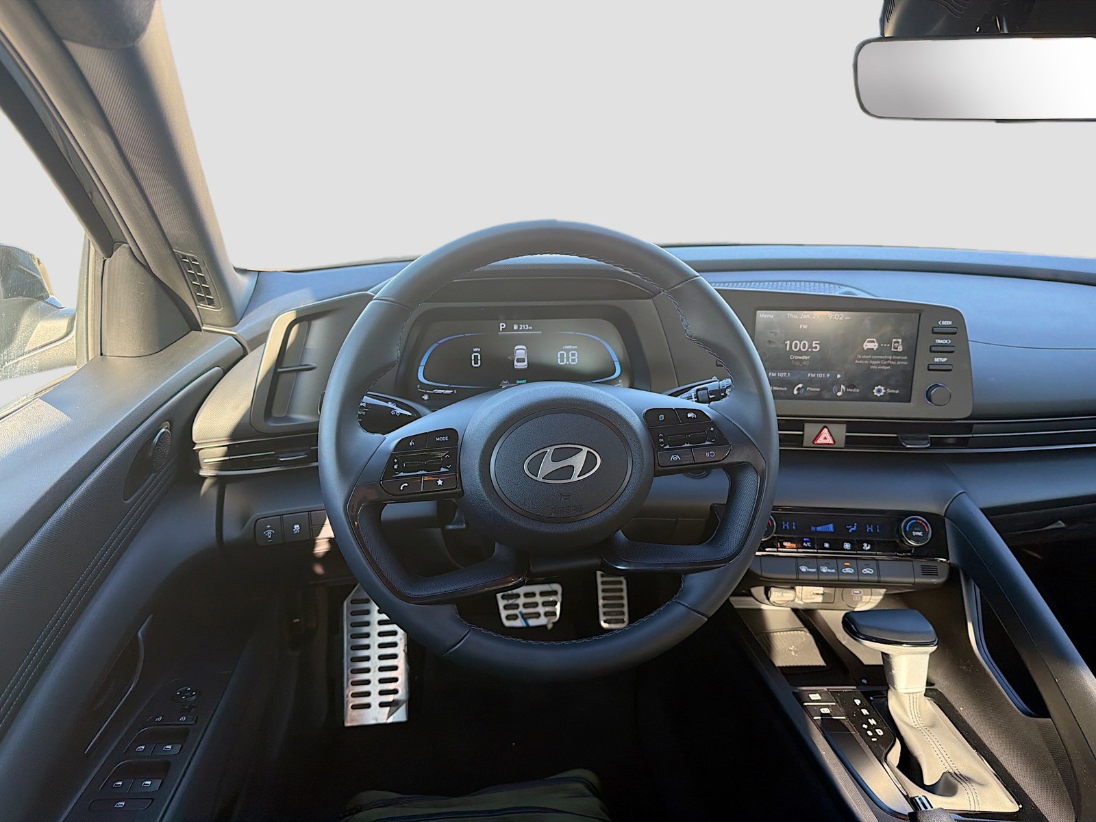 2025 Hyundai Elantra - Photo 15