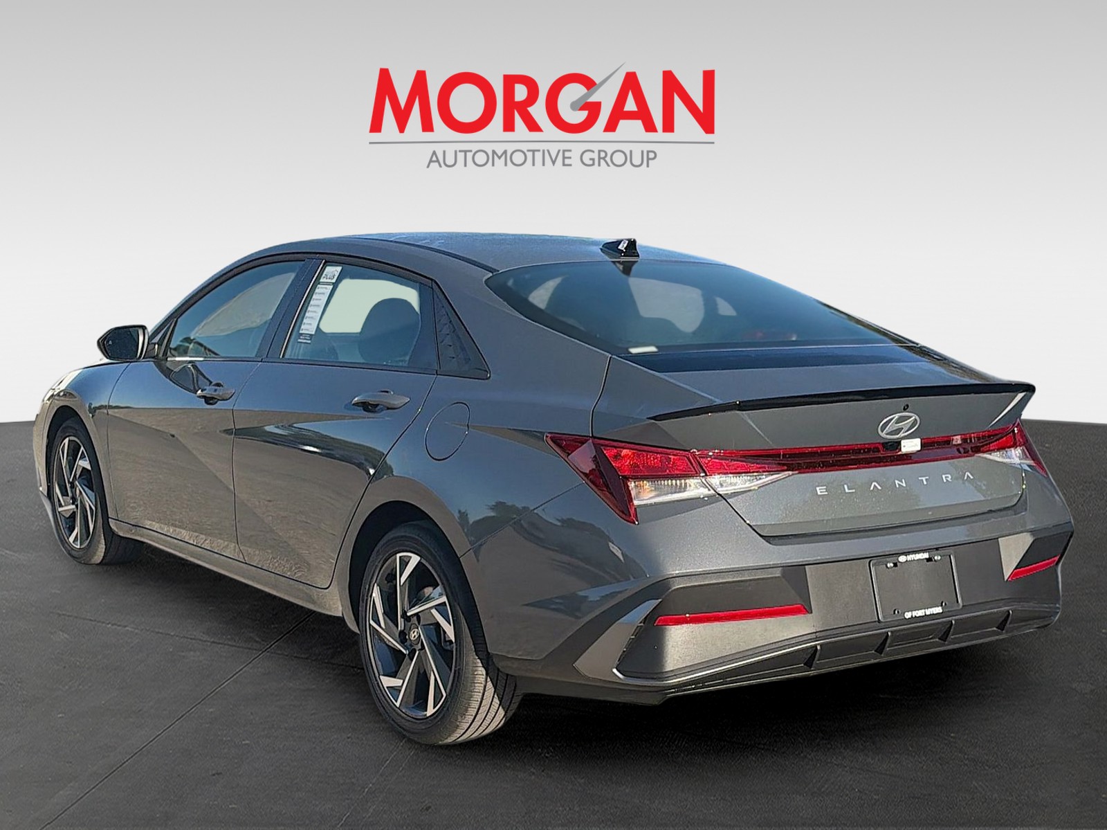 2025 Hyundai Elantra - Photo 5