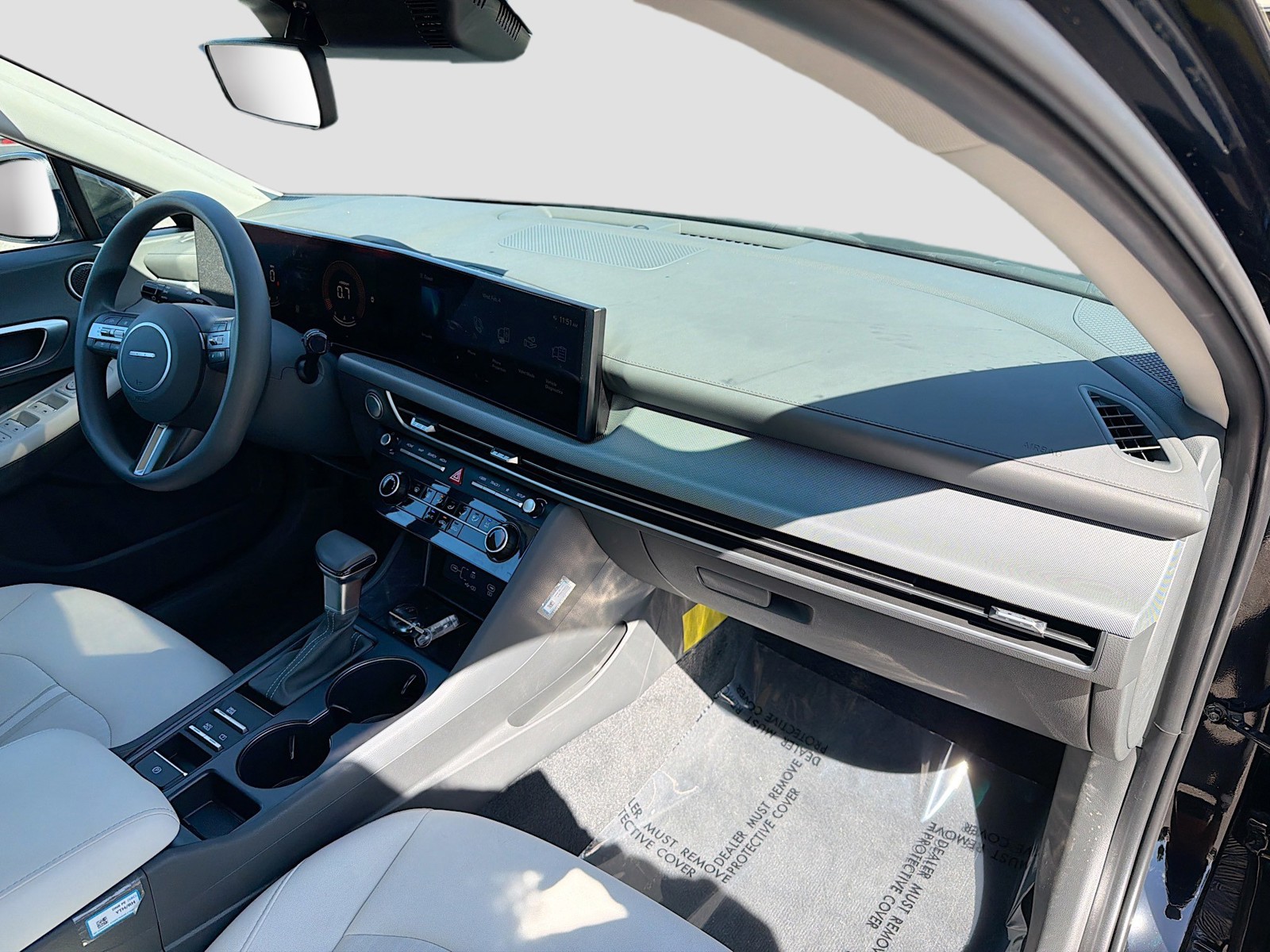 2025 Hyundai Sonata - Photo 13