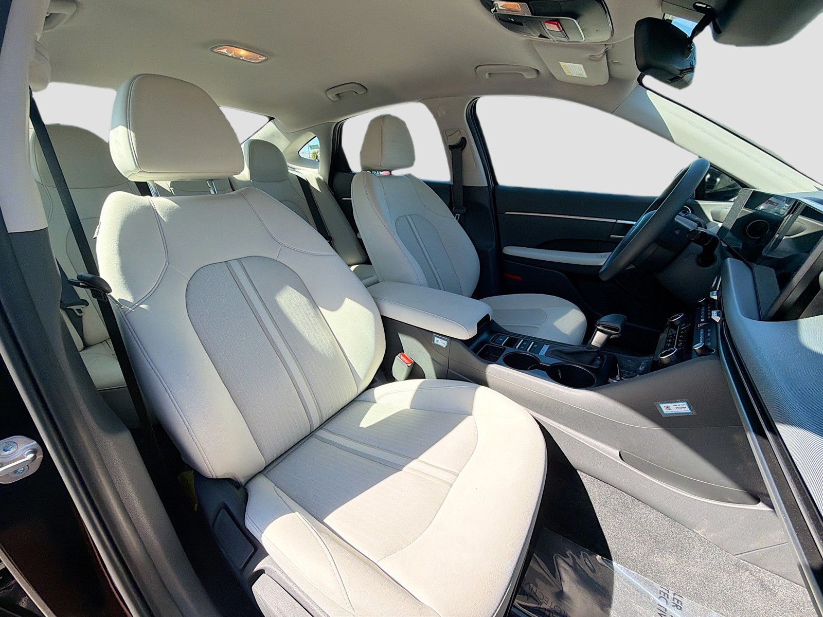 2025 Hyundai Sonata - Photo 14