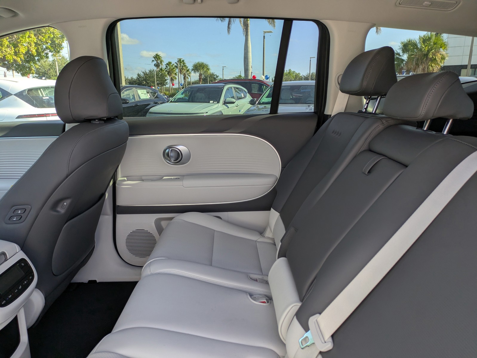 2026 Hyundai IONIQ 9 - Photo 13
