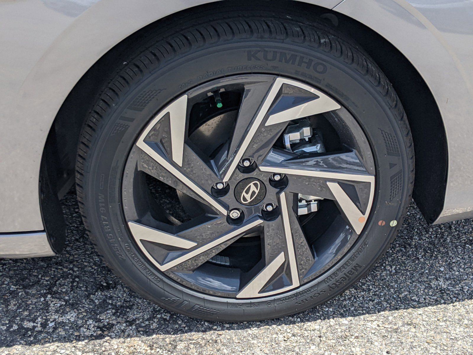 2025 Hyundai ELANTRA - Photo 10