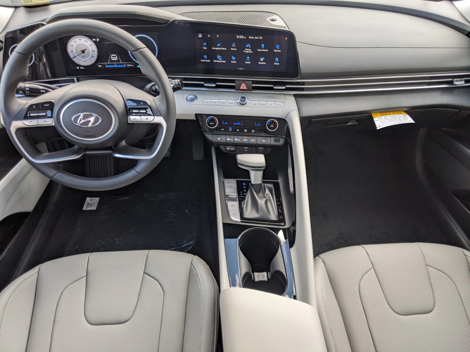 2025 Hyundai ELANTRA - Photo 11
