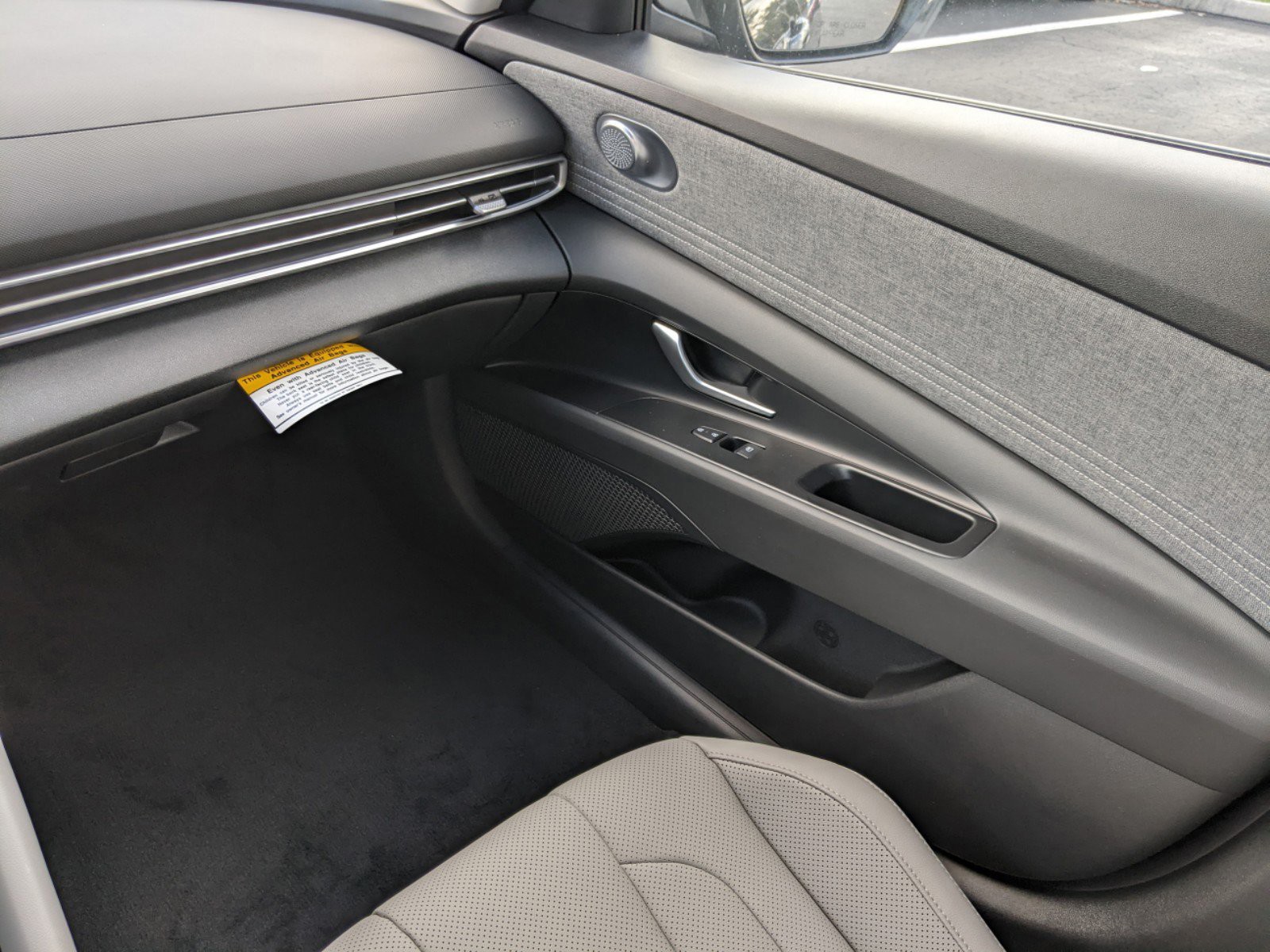 2025 Hyundai ELANTRA - Photo 13