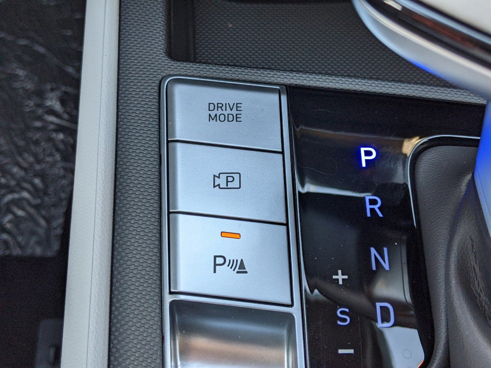 2025 Hyundai ELANTRA - Photo 18