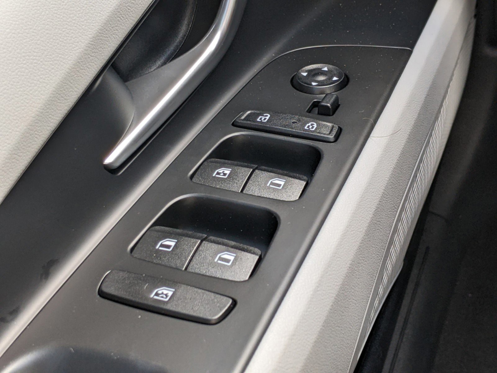 2025 Hyundai ELANTRA - Photo 22