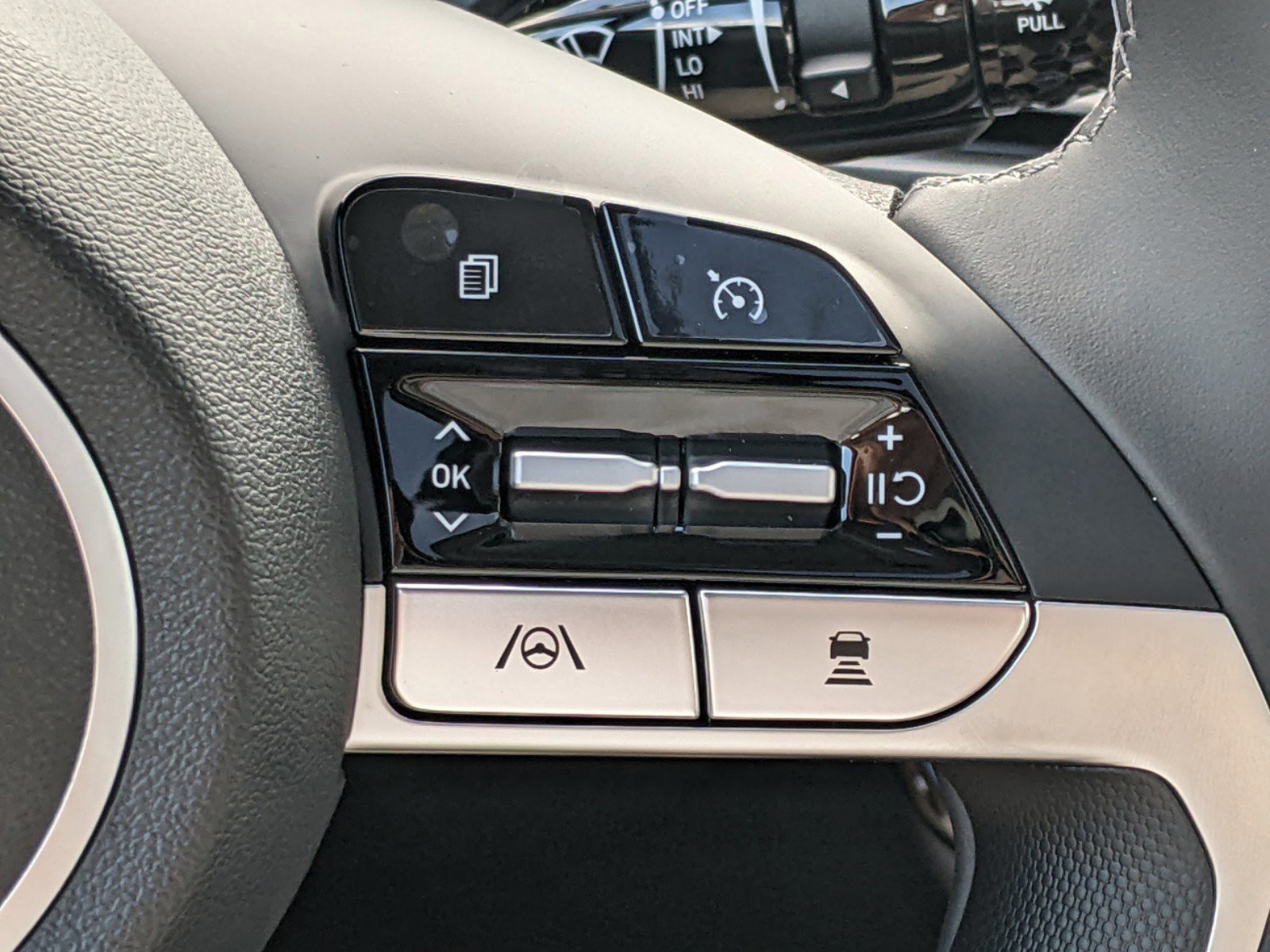 2025 Hyundai ELANTRA - Photo 24
