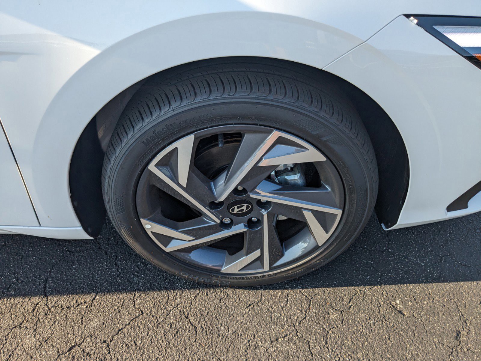 2025 Hyundai ELANTRA - Photo 11