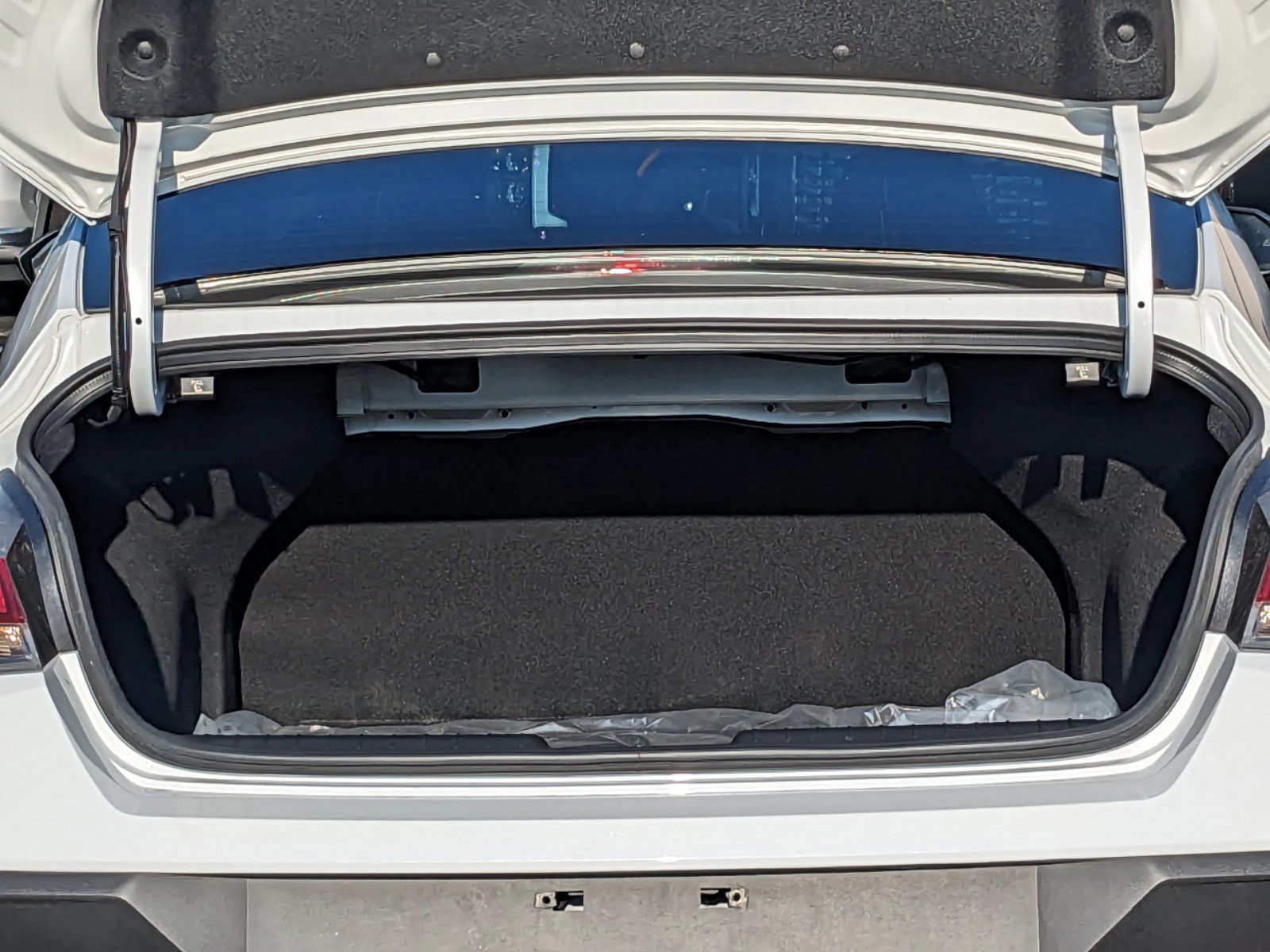 2025 Hyundai ELANTRA - Photo 13