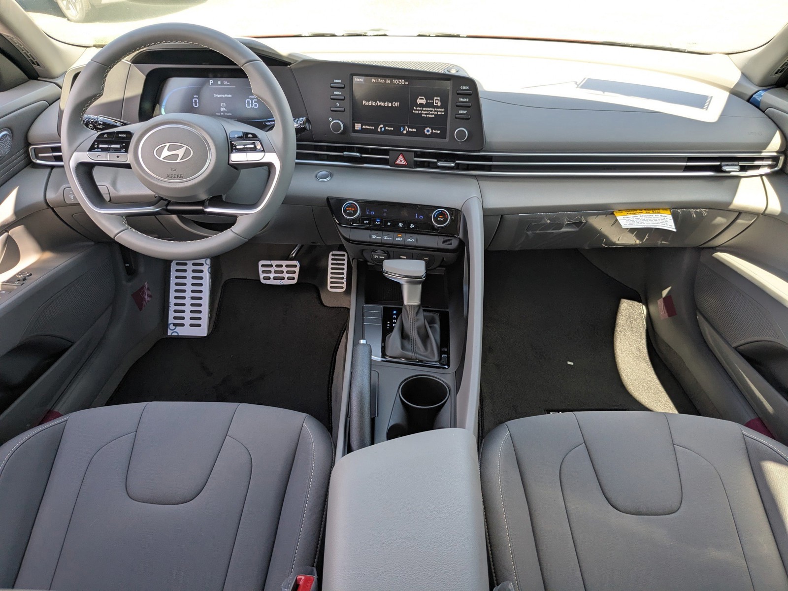 2025 Hyundai ELANTRA - Photo 15