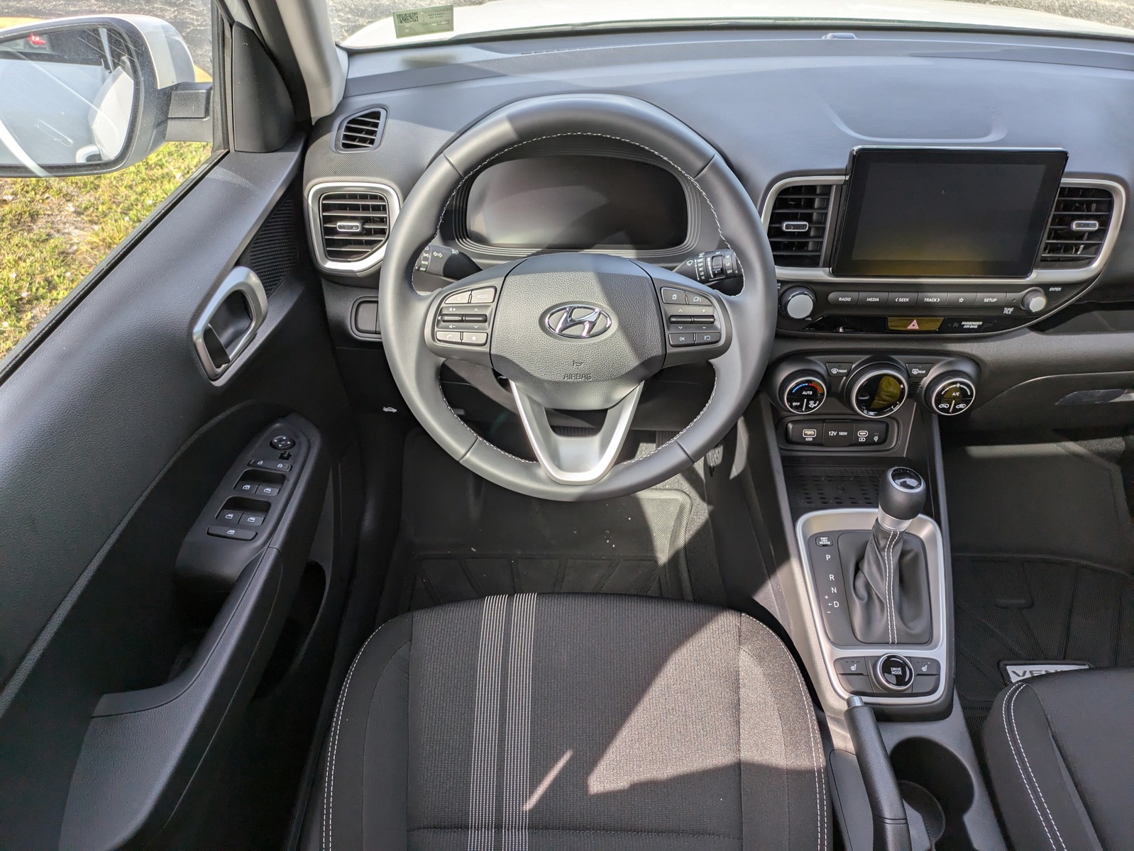 2026 Hyundai VENUE - Photo 15