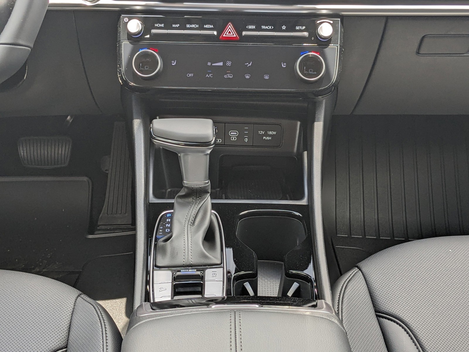 2025 Hyundai TUCSON - Photo 17