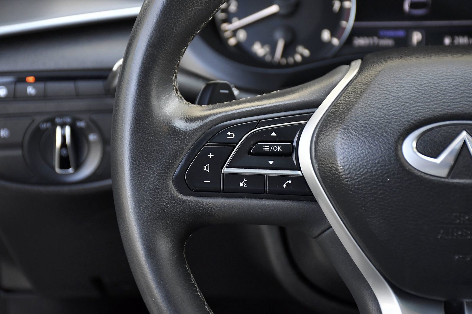 2023 INFINITI QX55 - Photo 8