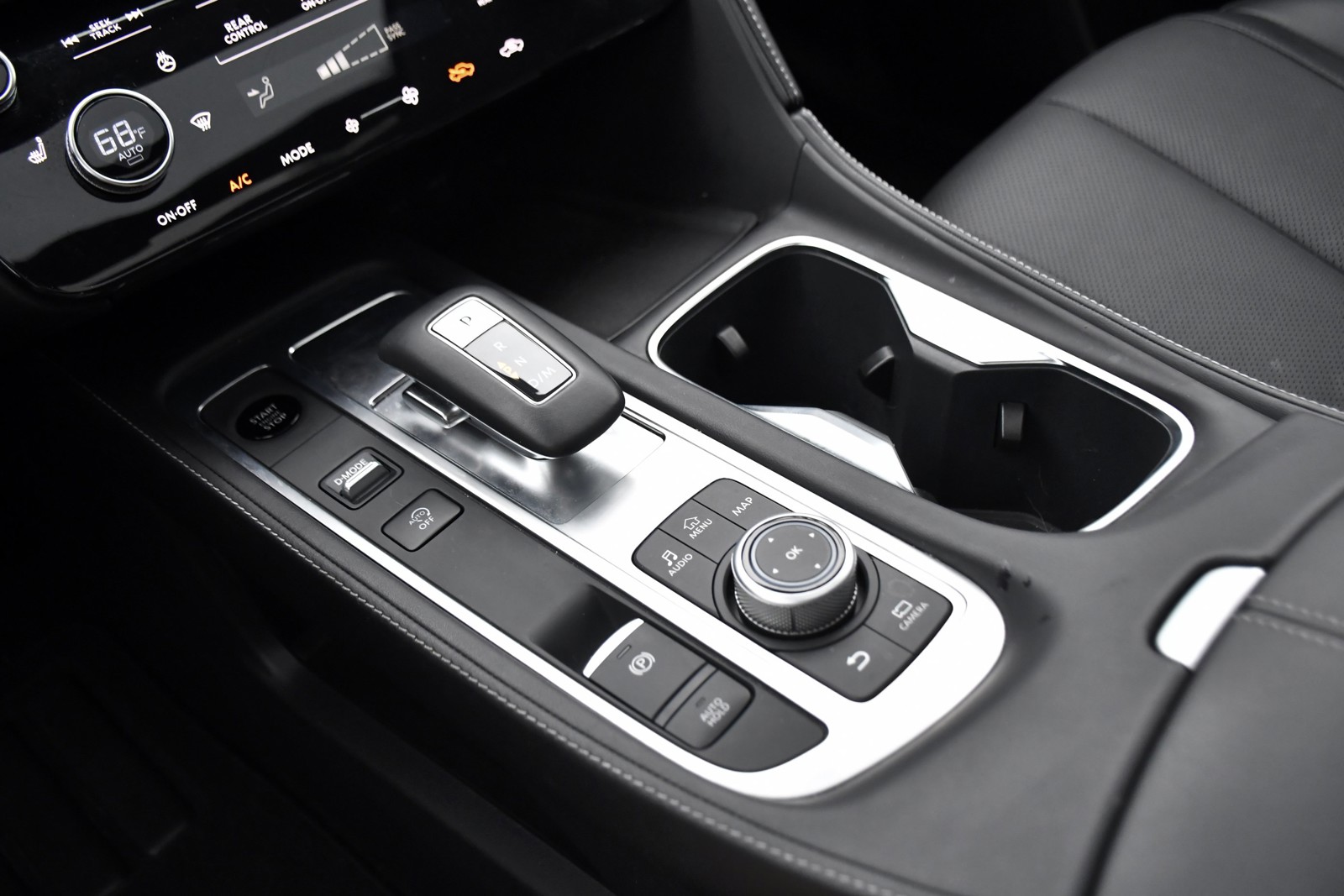 2026 INFINITI QX60 - Photo 12