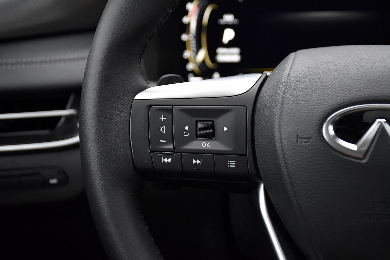 2026 INFINITI QX60 - Photo 8