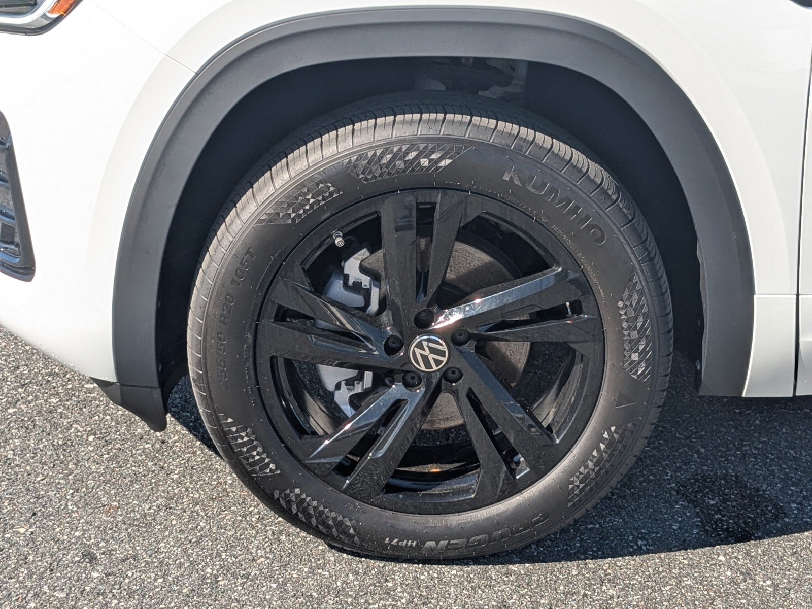 2025 Volkswagen Atlas Cross Sport - Photo 11