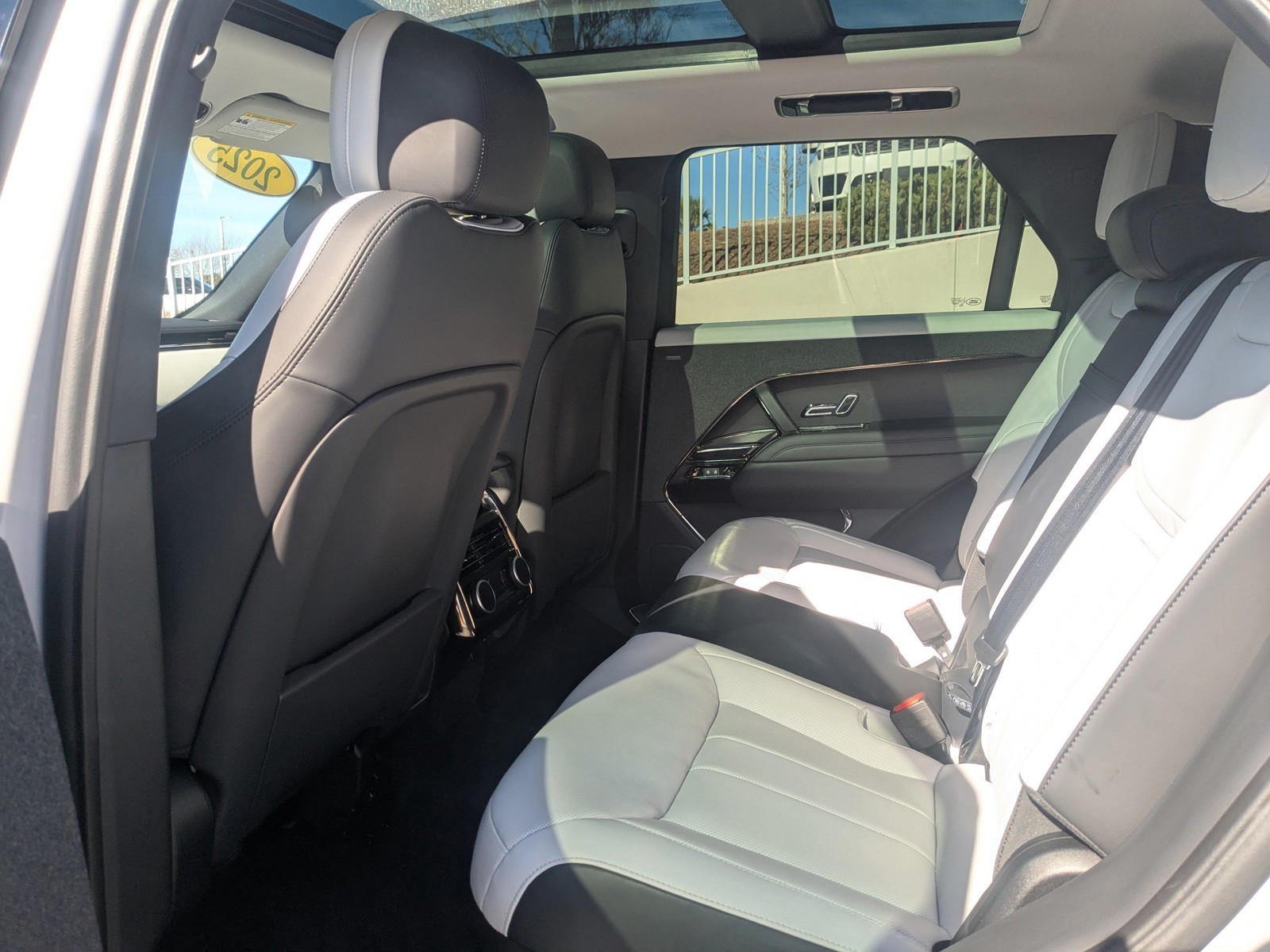 2025 Land Rover Range Rover Sport Plug-in Hybrid - Photo 12