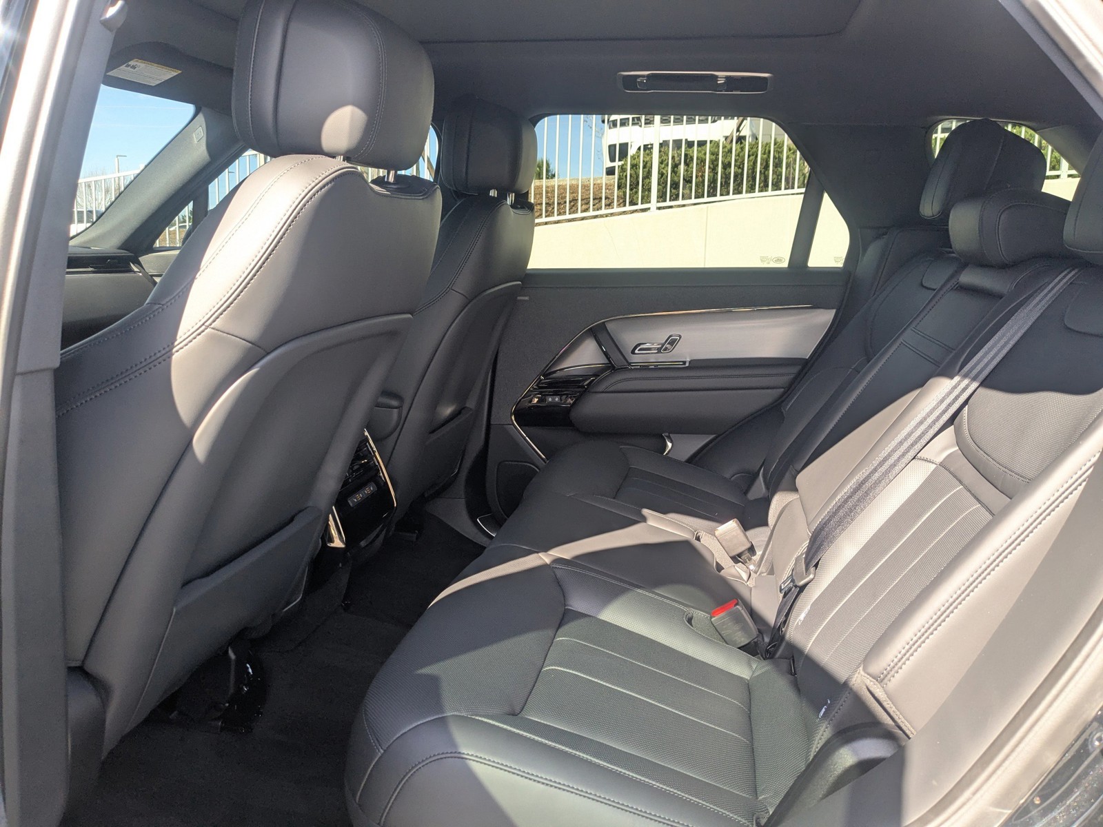 2025 Land Rover Range Rover Sport Plug-in Hybrid - Photo 12