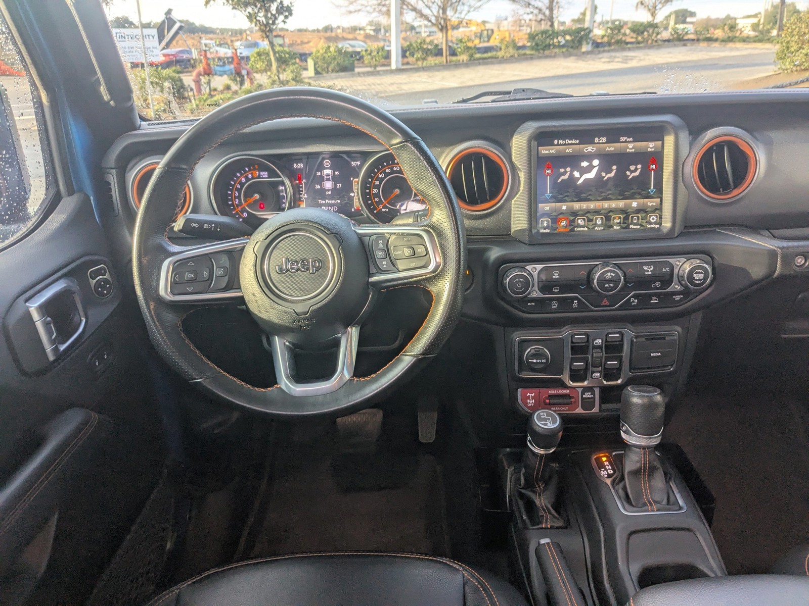 2023 Jeep Gladiator - Photo 13