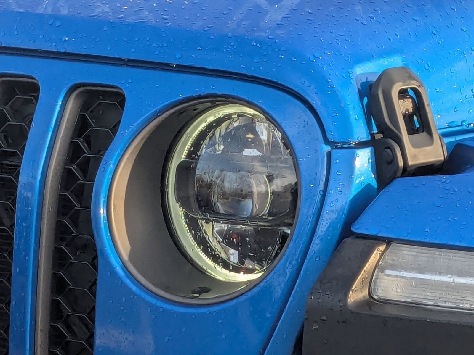 2023 Jeep Gladiator - Photo 9