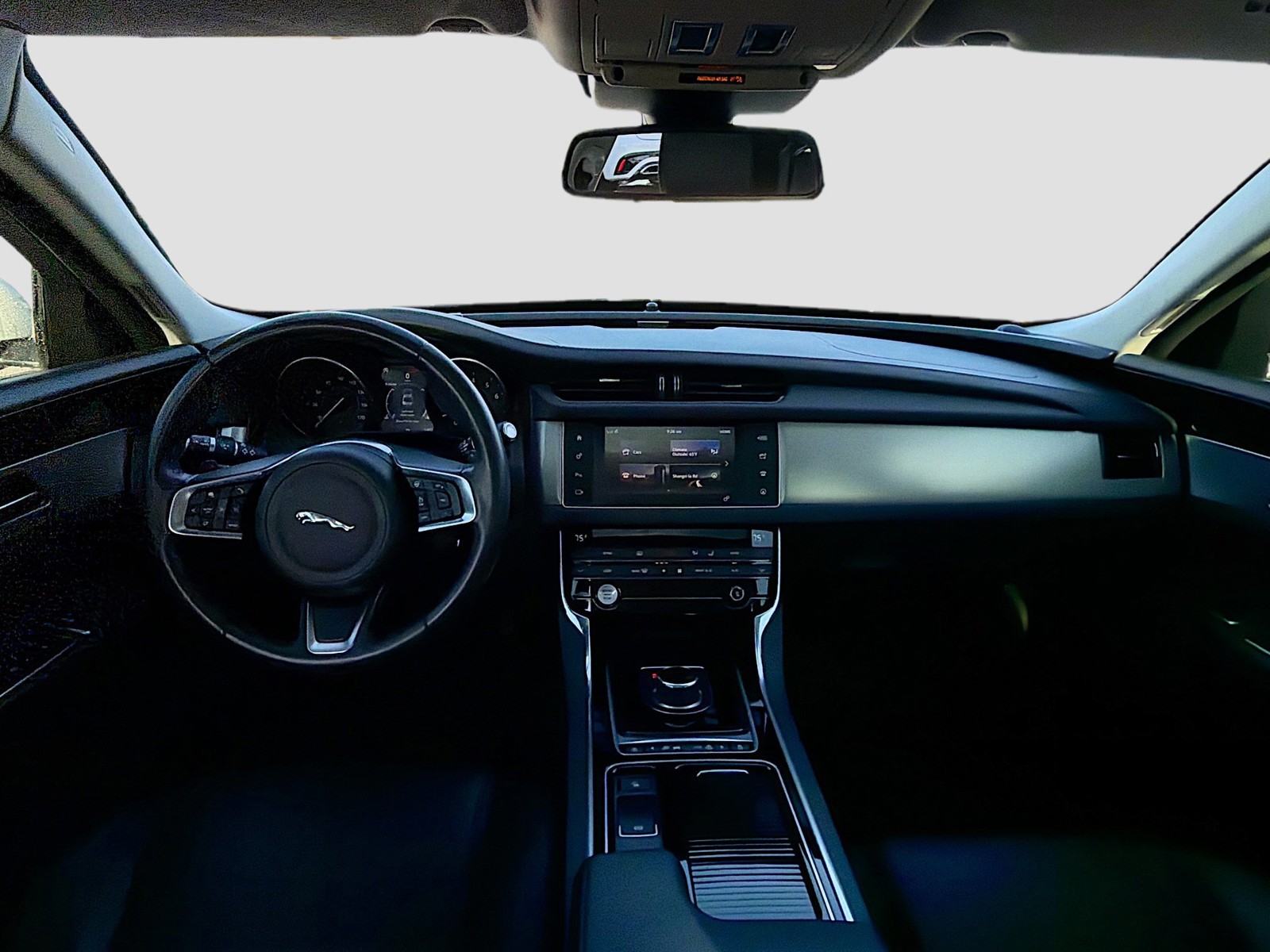 2018 Jaguar XF - Photo 15