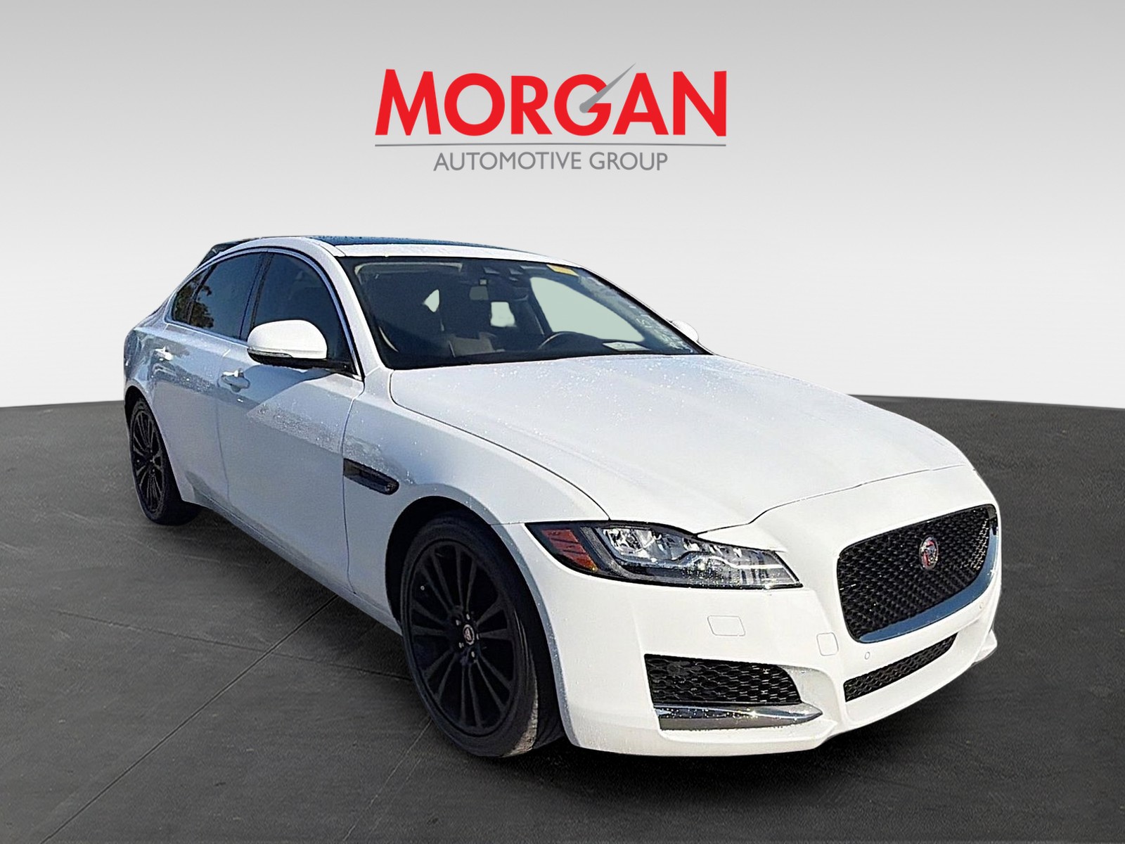 2018 Jaguar XF - Photo 2