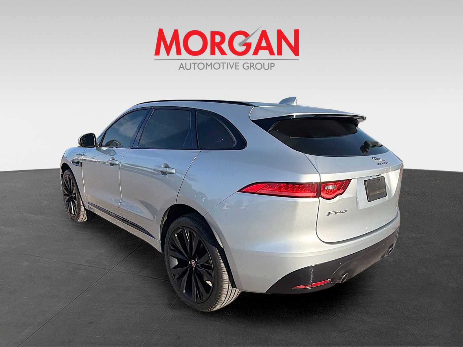 2019 Jaguar F-PACE - Photo 4