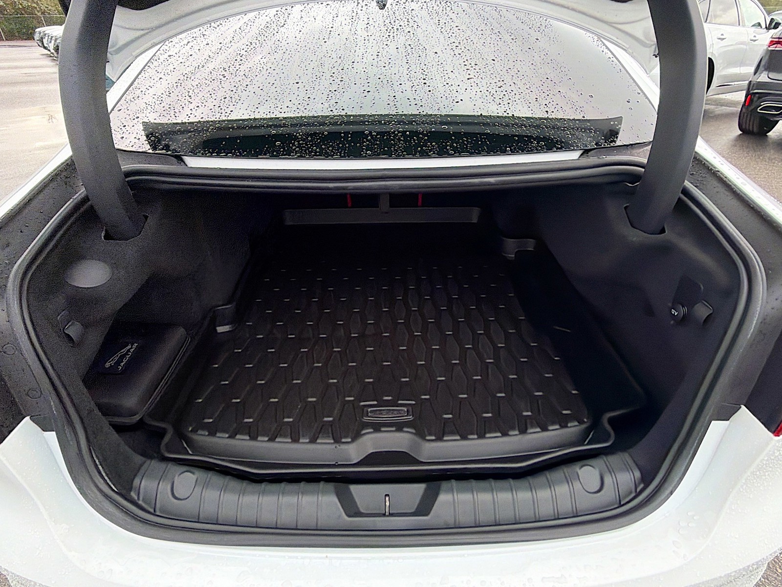 2024 Jaguar XF - Photo 12