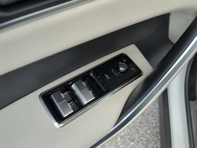 2026 Jaguar F-PACE - Photo 15