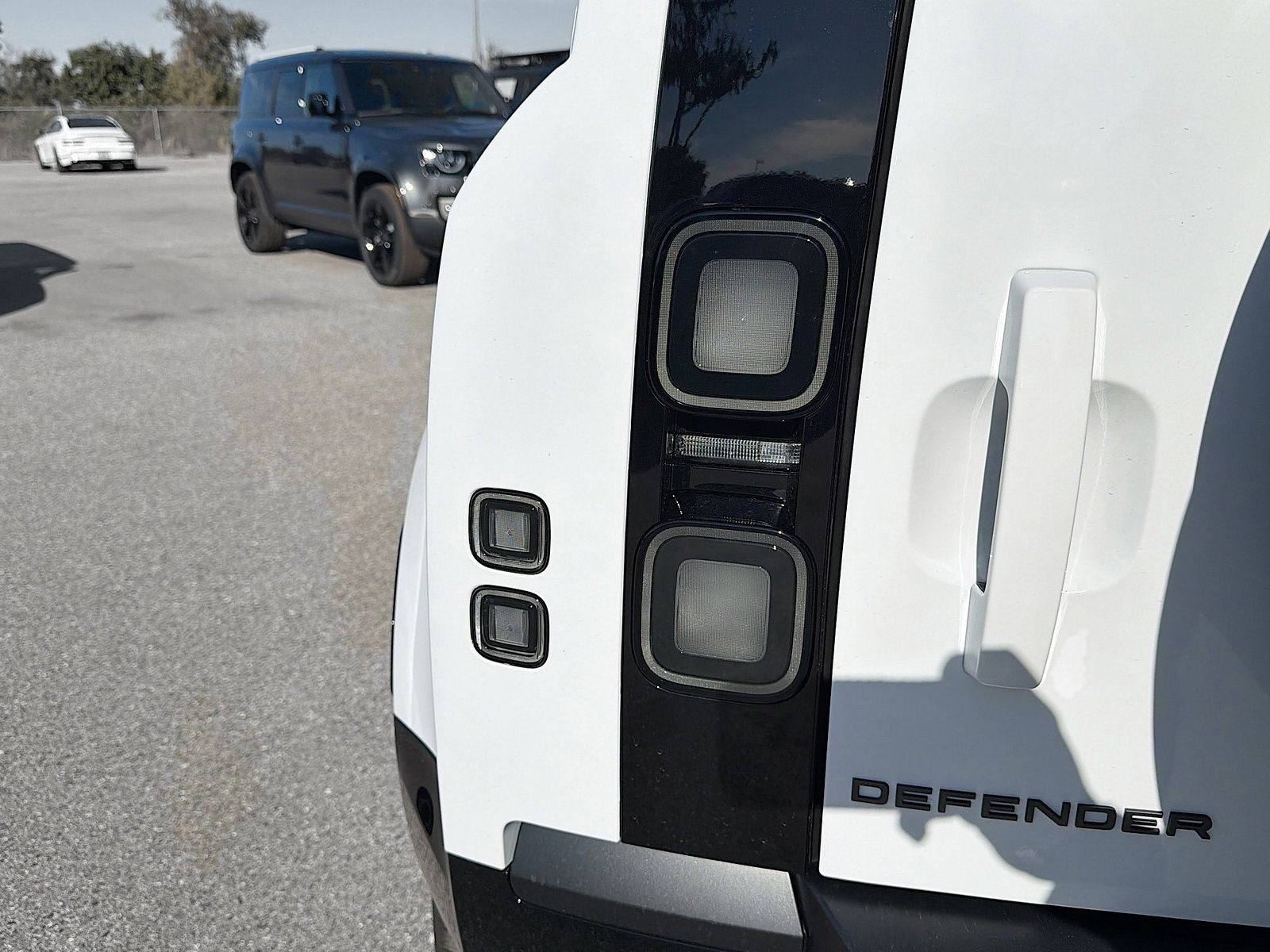 2026 Land Rover Defender 110 - Photo 10