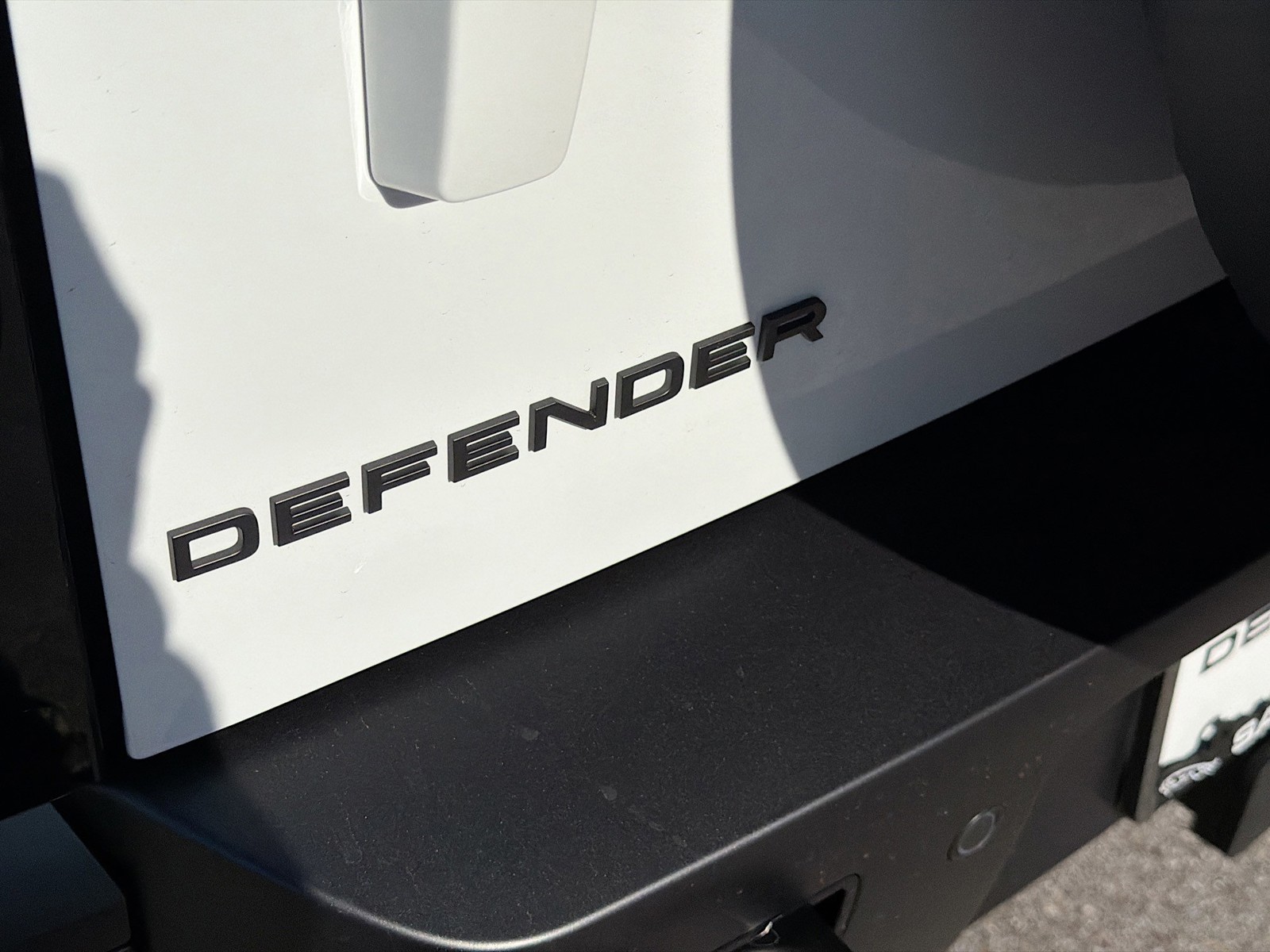 2026 Land Rover Defender 110 - Photo 11