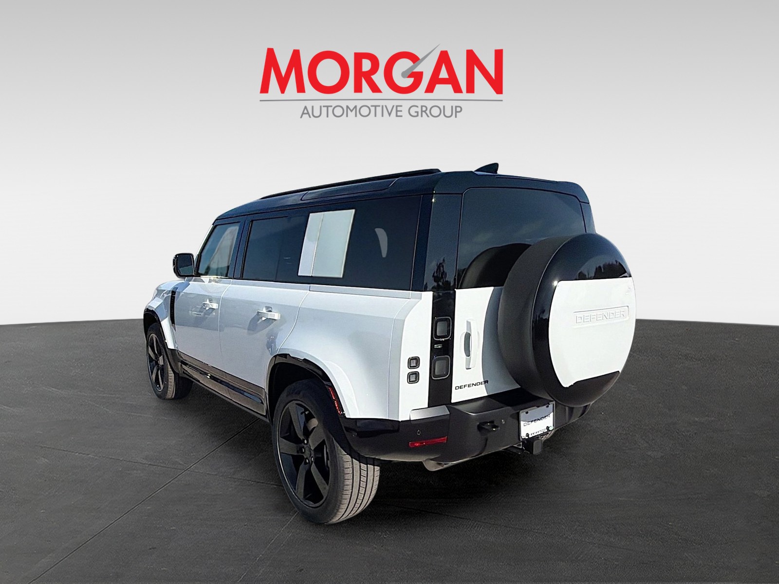 2026 Land Rover Defender 110 - Photo 4