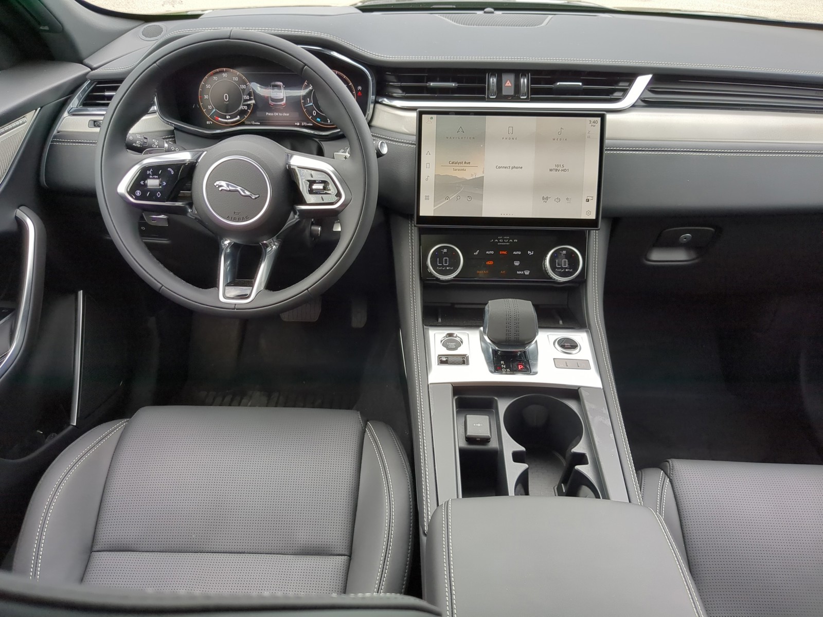 2026 Jaguar F-PACE - Photo 12