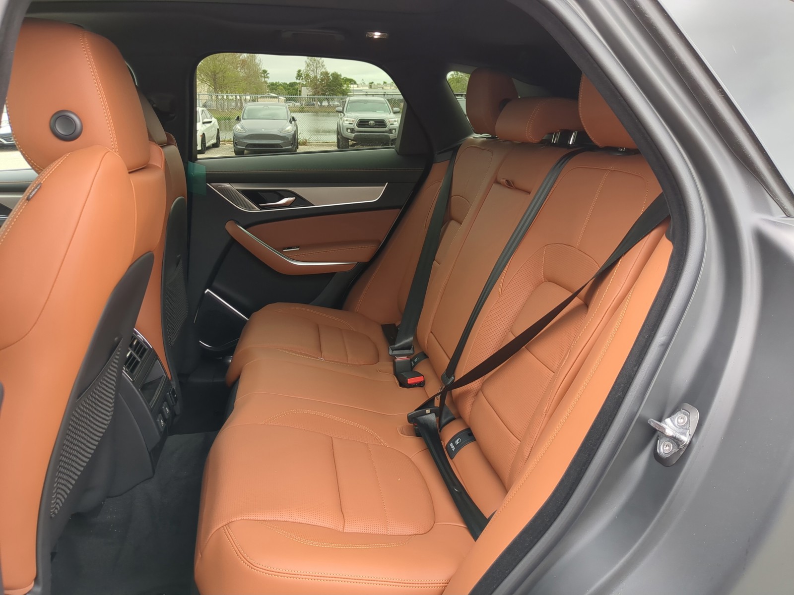 2026 Jaguar F-PACE - Photo 15