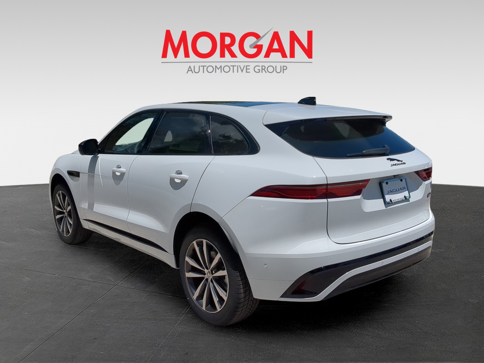 2026 Jaguar F-PACE - Photo 4