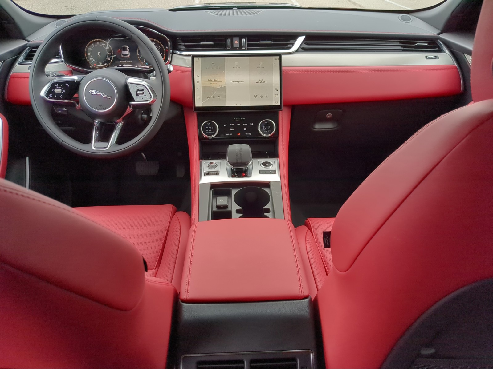 2026 Jaguar F-PACE - Photo 14