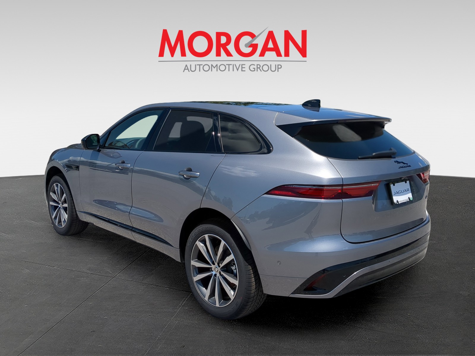 2026 Jaguar F-PACE - Photo 4