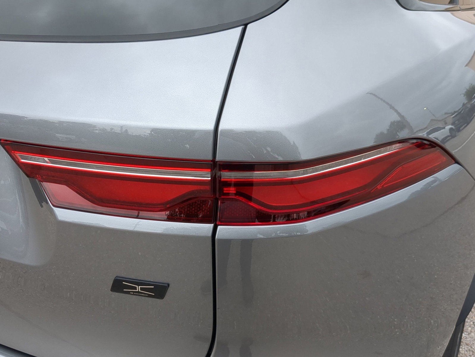 2026 Jaguar F-PACE - Photo 9